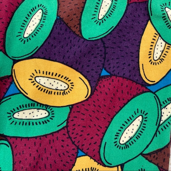 LulaRoe Kiwi 🥝 TC Leggings - Picture 3 of 3